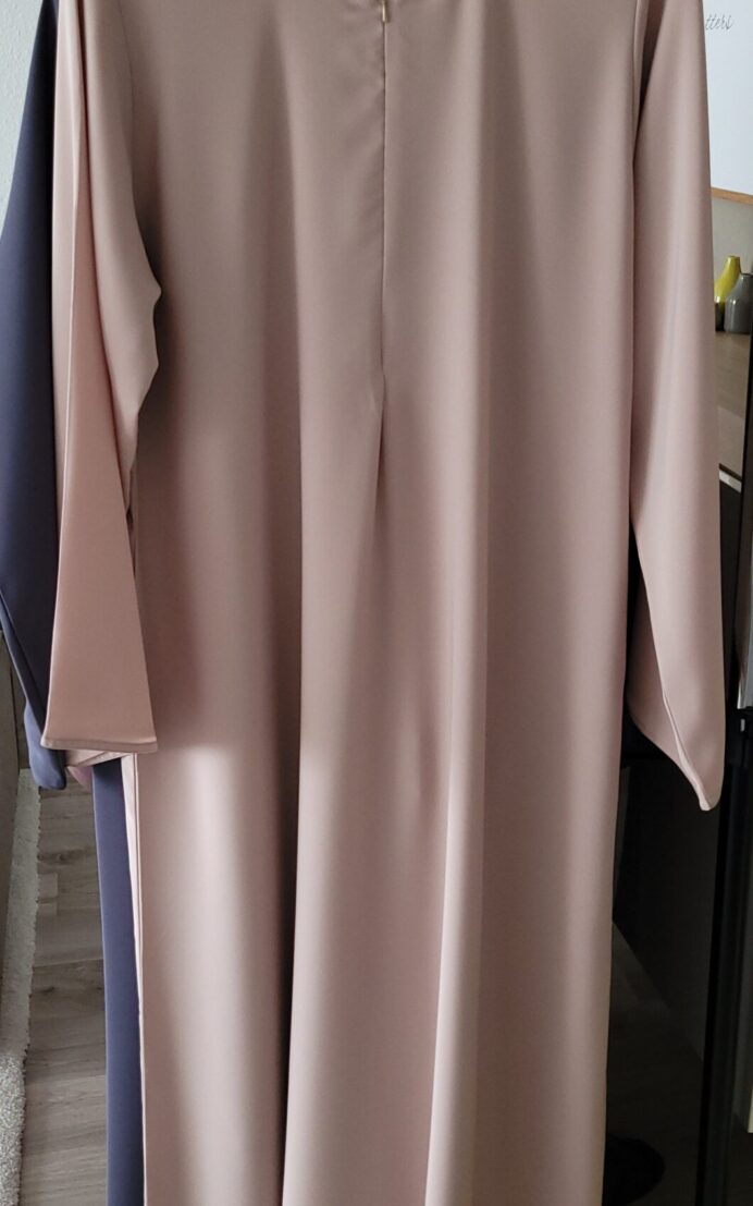 Noor Najma abaya – beige