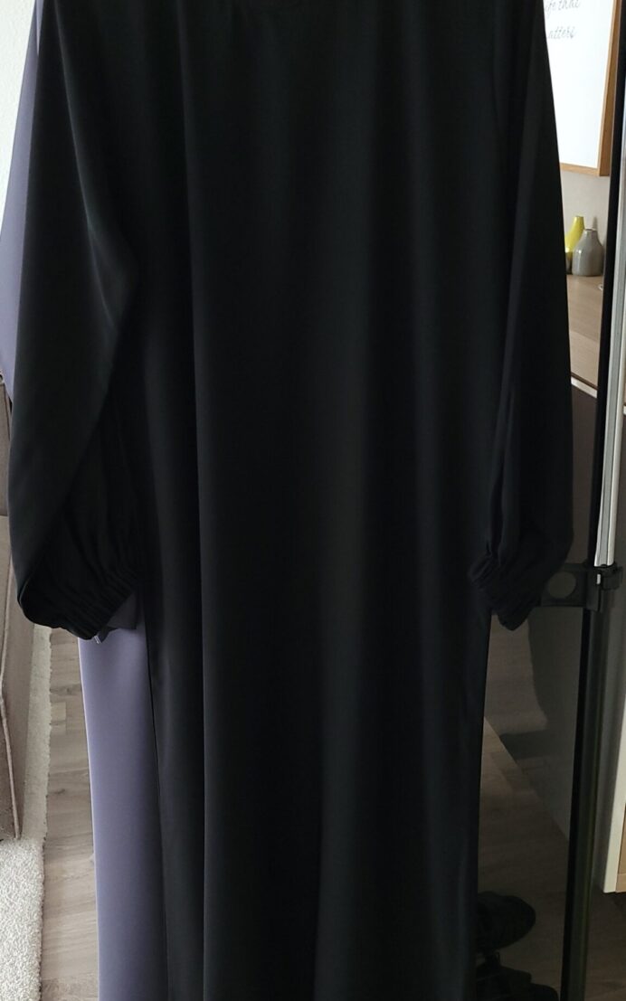 Noor Shams abaya med tilhørende bælte- sort