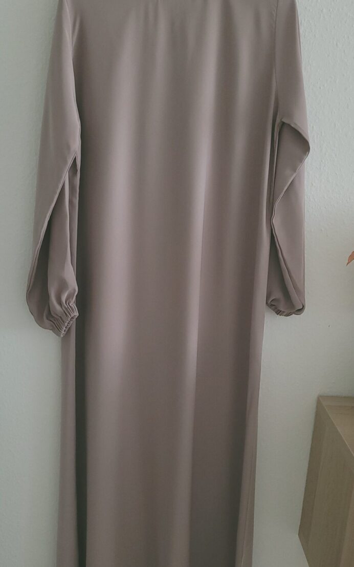 Noor Shams abaya med tilhørende bælte- sandstone beige